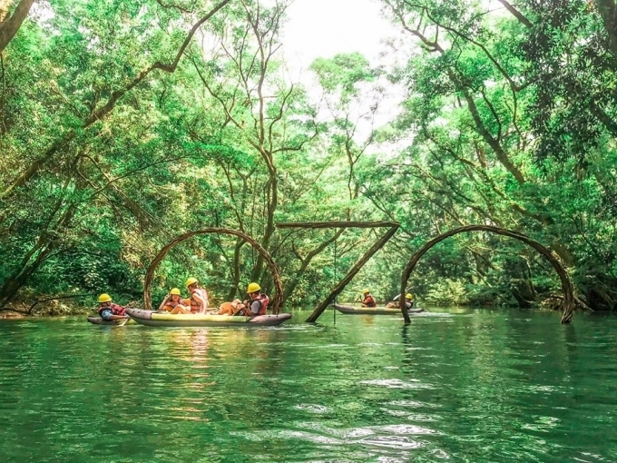 Suối Ozo Quảng Bình - Dòng suối trong xanh giữa rừng nguyên sinh