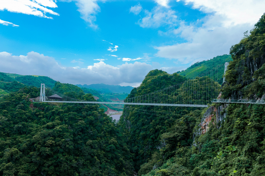 Cầu kính Bạch Long